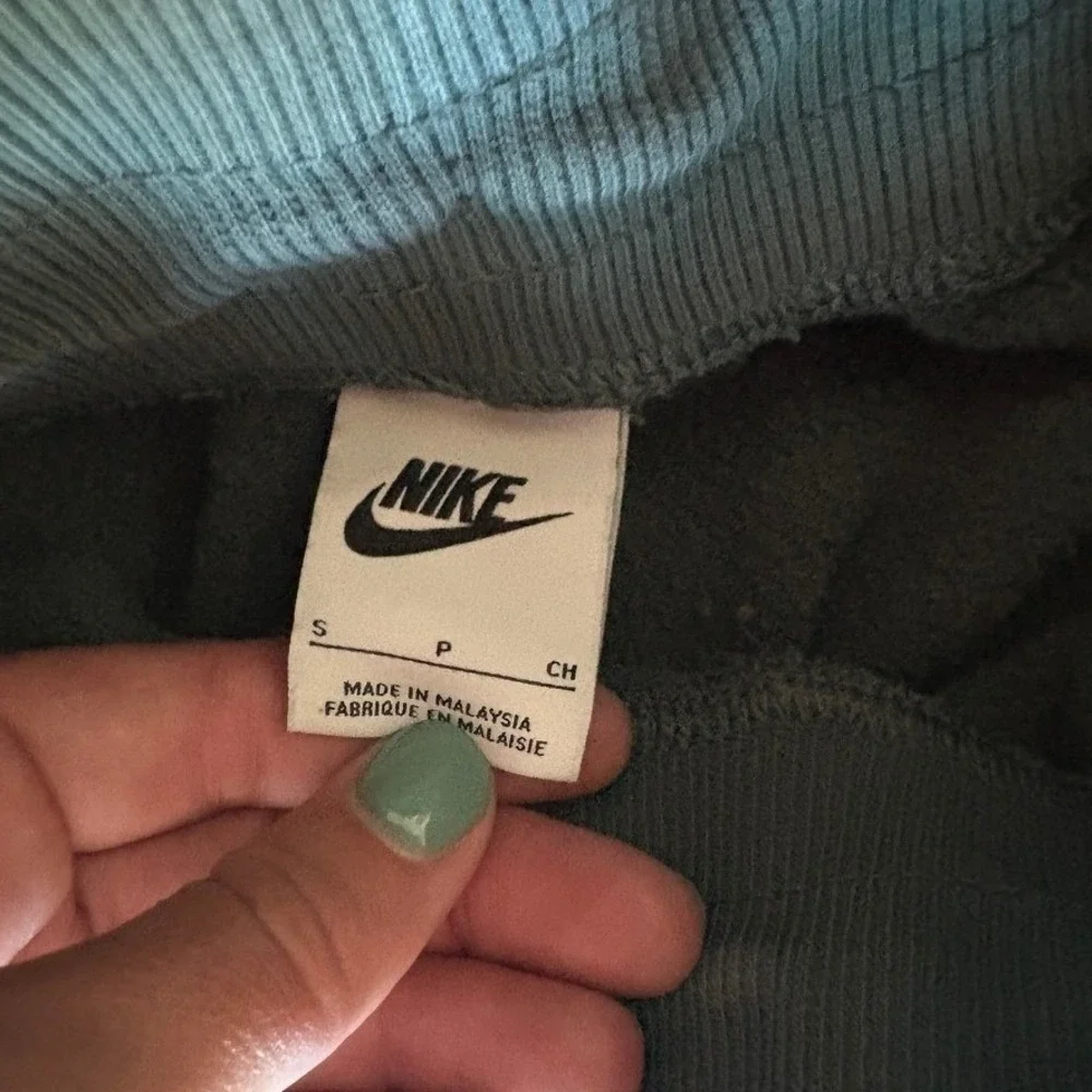 Nike Phoenix Fleece Oversized Hoodie and Wide Leg Sweatpants Set Green Small